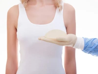 Brustvergrößerung mit Straffung: Der Einfluss von Schwangerschaft und Gewichtsverlust