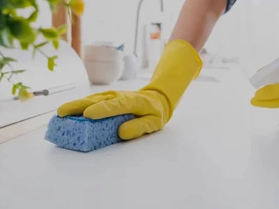 Professionelle Treppenhausreinigung für saubere Eingänge