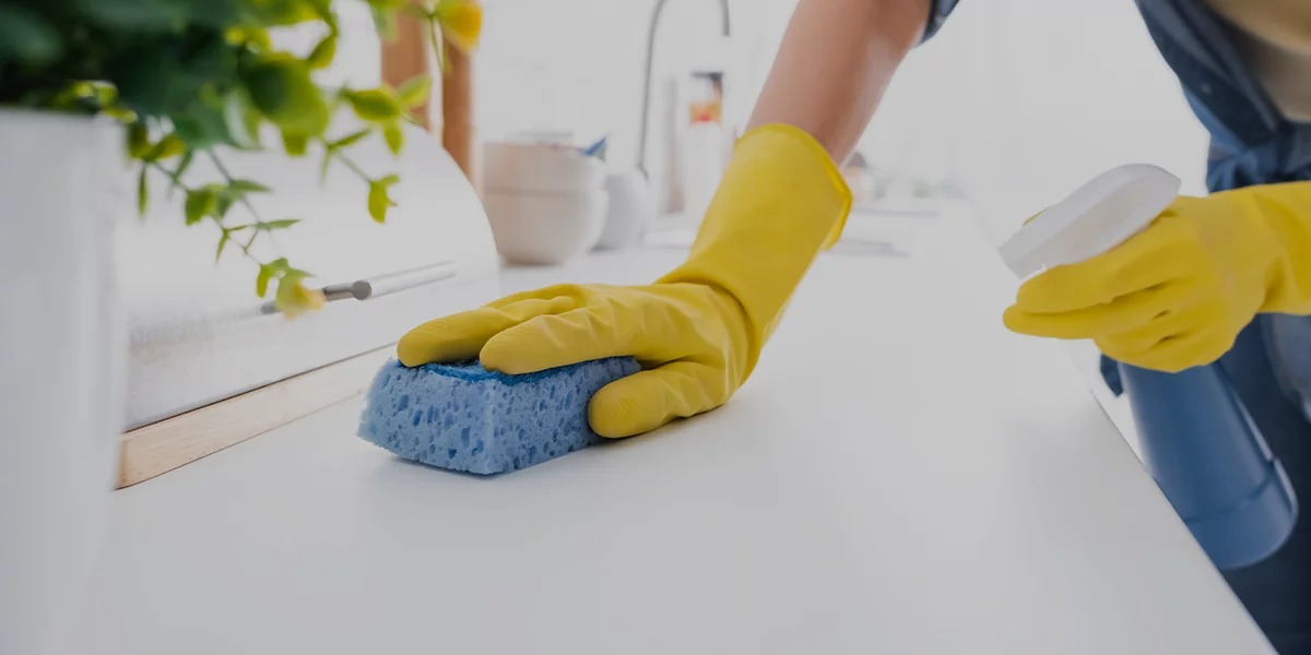 Professionelle Treppenhausreinigung für saubere Eingänge