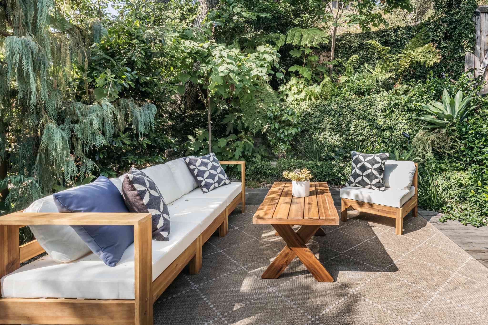Gartenmöbel für den Winter: Welche Modelle sind frostsicher?